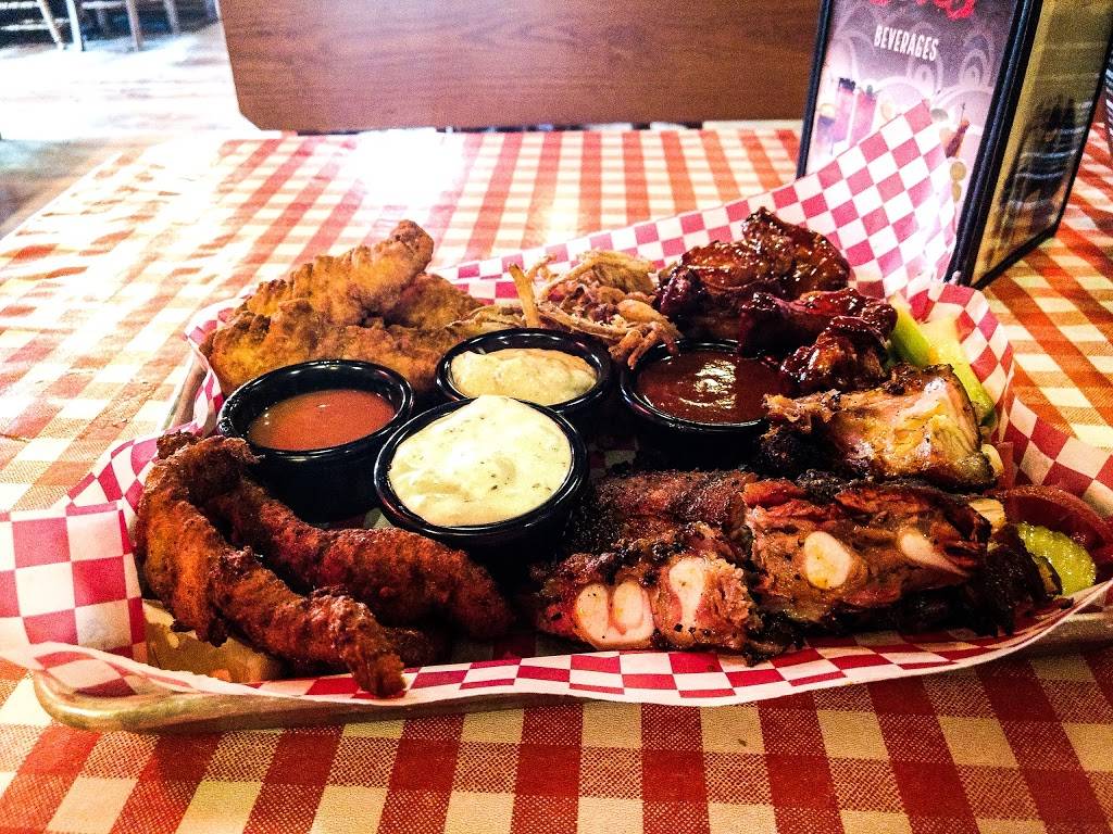 Famous Daves Bar-B-Que | restaurant | 3030 Milton Ave, Janesville, WI 53545, USA | 6087578100 OR +1 608-757-8100
