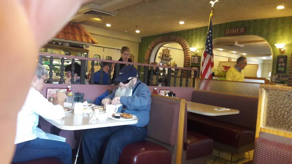 Zotos Diner | meal takeaway | 1100 Bethlehem Pike, Line Lexington, PA 18932, USA | 2158221948 OR +1 215-822-1948