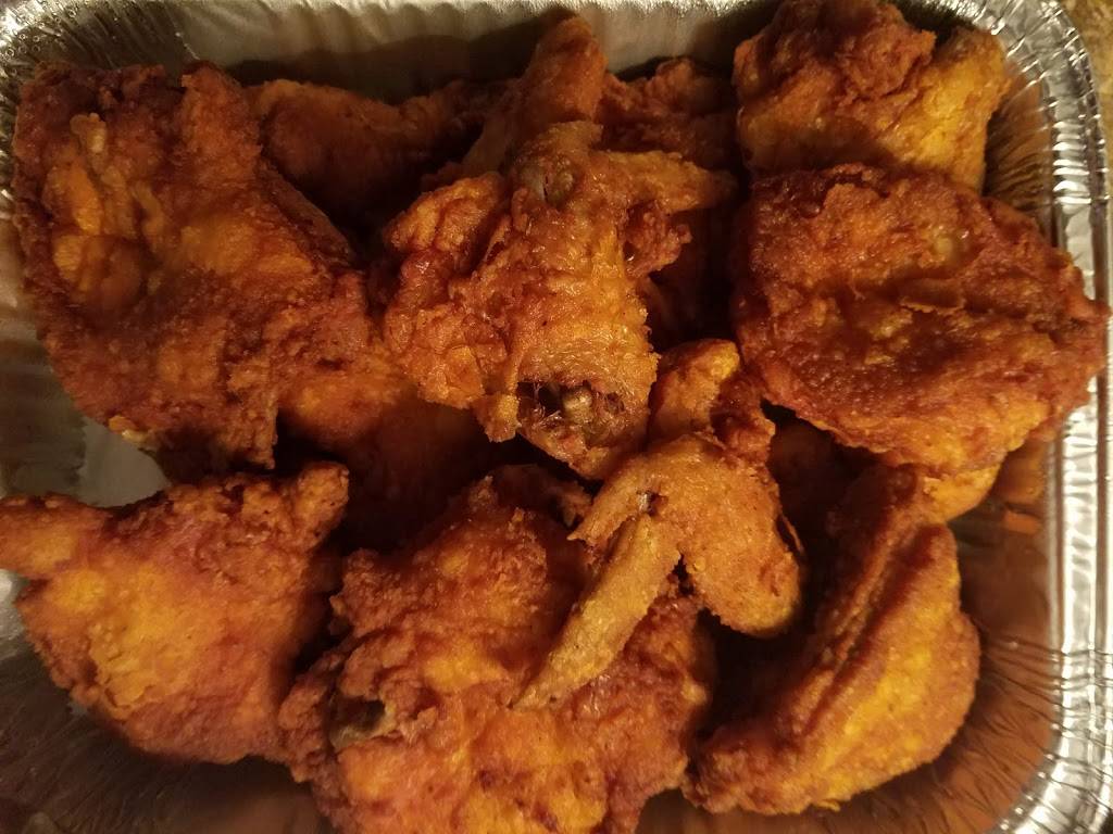 Crown Fried Chicken | restaurant | 64 Division St, Derby, CT 06418, USA | 2037519111 OR +1 203-751-9111