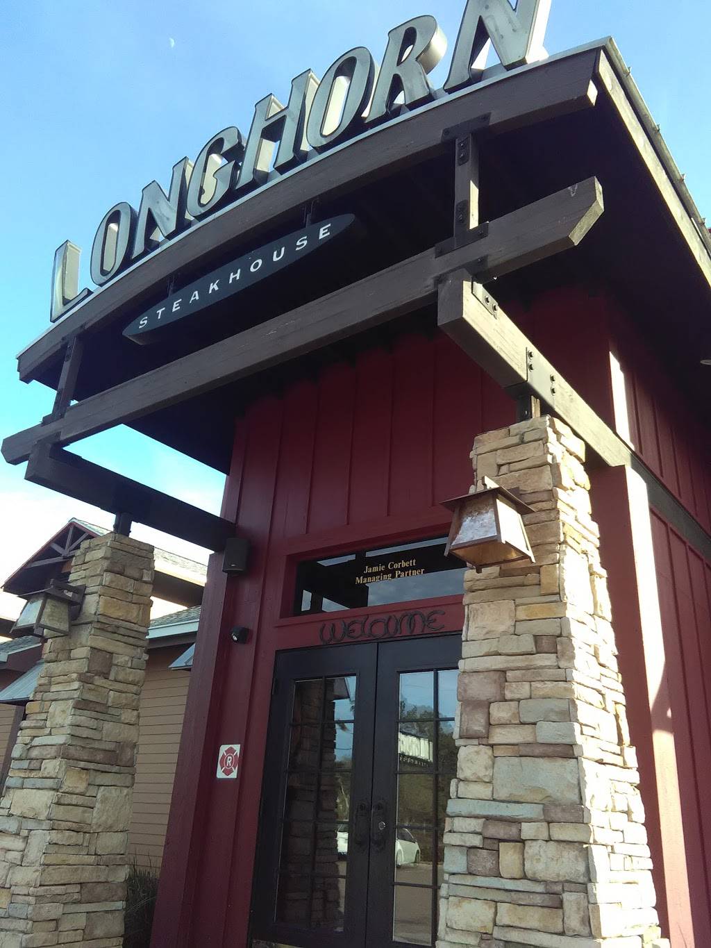 LongHorn Steakhouse | meal takeaway | 1366 Airport Rd, Jacksonville, FL 32218, USA | 9047415020 OR +1 904-741-5020