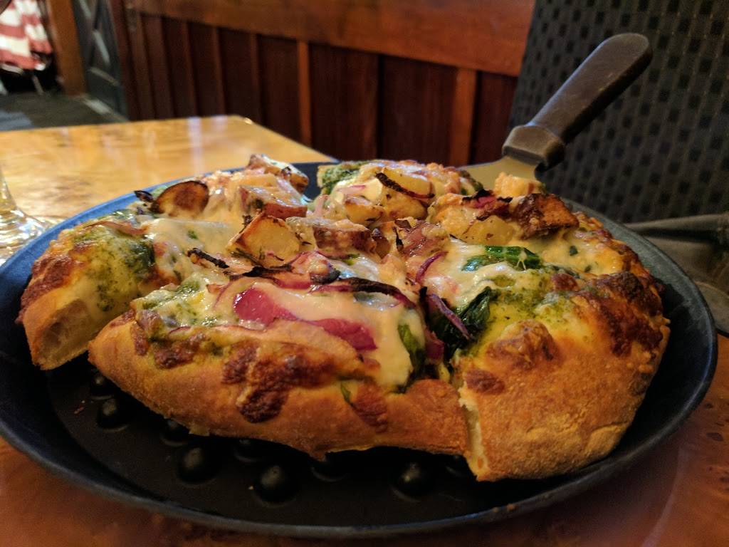 Pizzeria Classico | restaurant | 702 Sutter St A, Folsom, CA 95630, USA | 9163511430 OR +1 916-351-1430