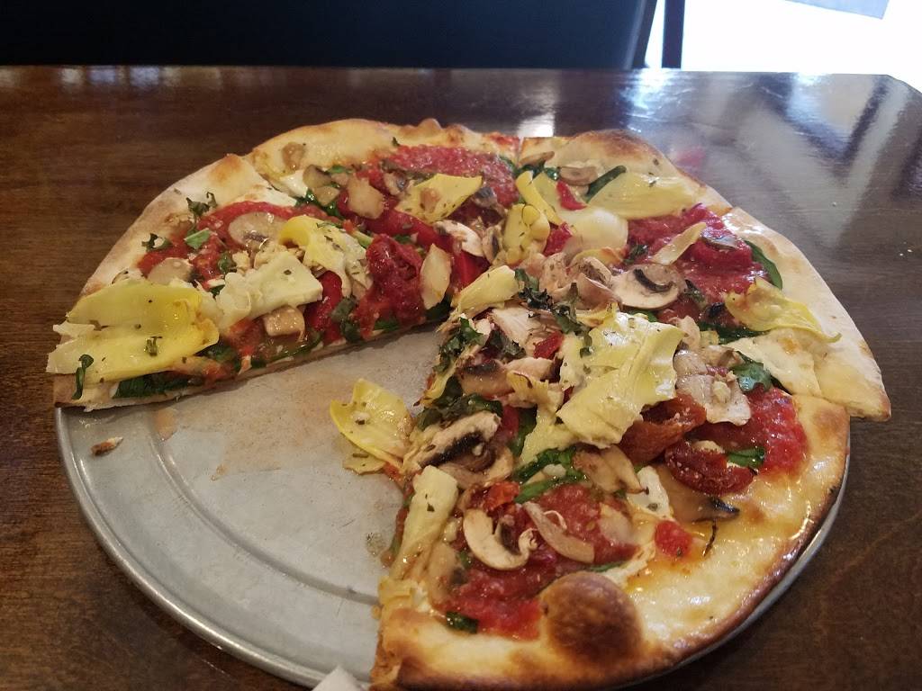 The Pie at Salvatores | restaurant | 120 E Main St, Bay Shore, NY 11706, USA | 6312061060 OR +1 631-206-1060