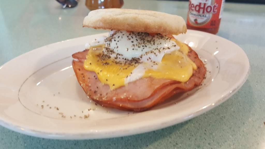 Wolf River Diner | restaurant | 306 W Main St, Fremont, WI 54940, USA | 9204462233 OR +1 920-446-2233