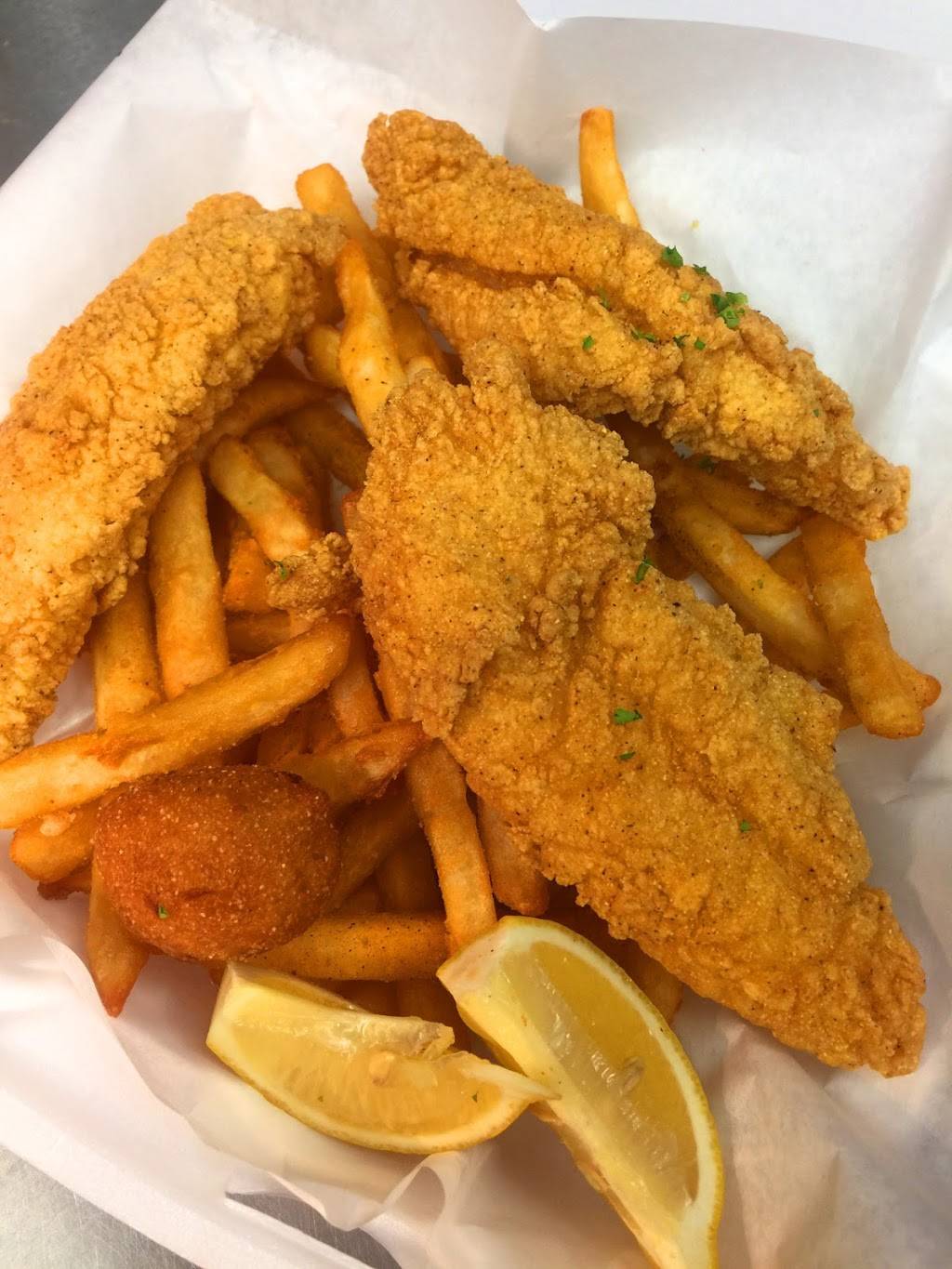 Fish & Chicken Hut | restaurant | 5022 US-90 ALT Suite Q, Sugar Land, TX 77498, USA | 8329398119 OR +1 832-939-8119