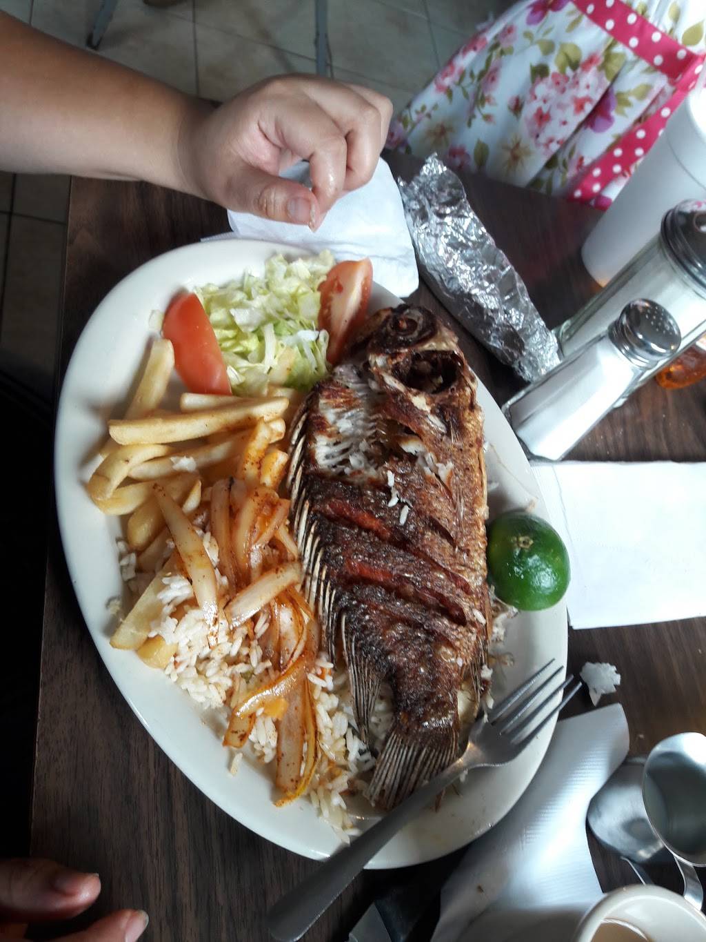 El Sunzal Restaurant | restaurant | 642 Calles St, Austin, TX 78702, USA | 5124747749 OR +1 512-474-7749