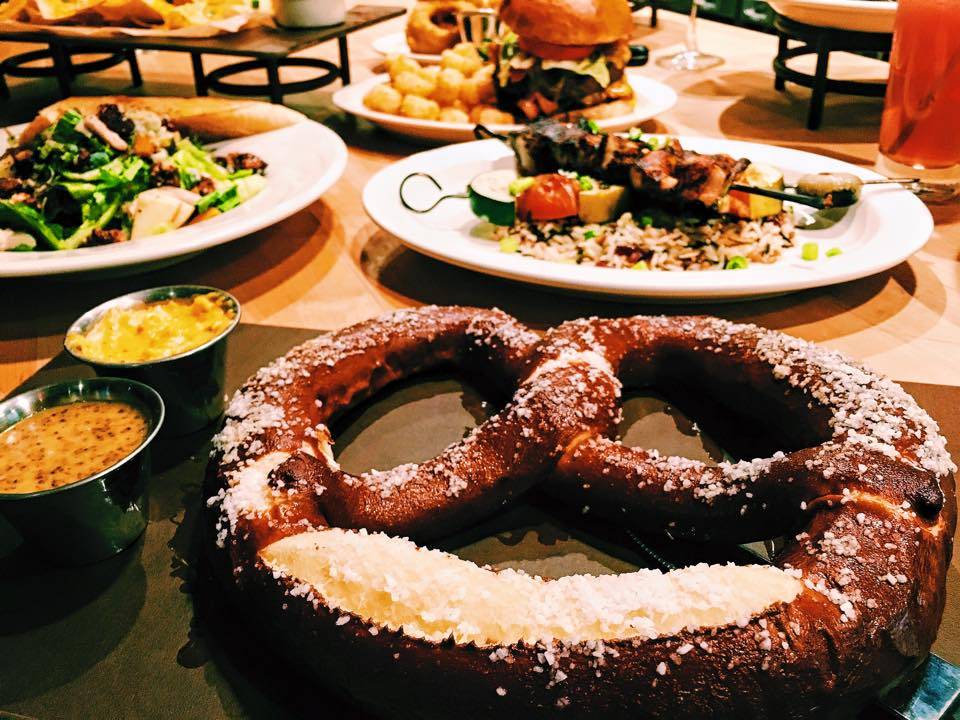 Kendalls Tavern & Chophouse | restaurant | 12800 Bunker Prairie Rd NW, Coon Rapids, MN 55448, USA | 7637551234 OR +1 763-755-1234