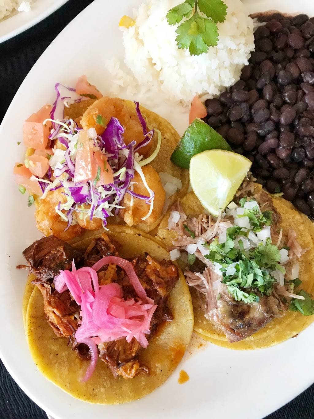 casa blanca bistro | restaurant | 2050 W Guadalupe Rd, Mesa, AZ 85202, USA | 4808973010 OR +1 480-897-3010