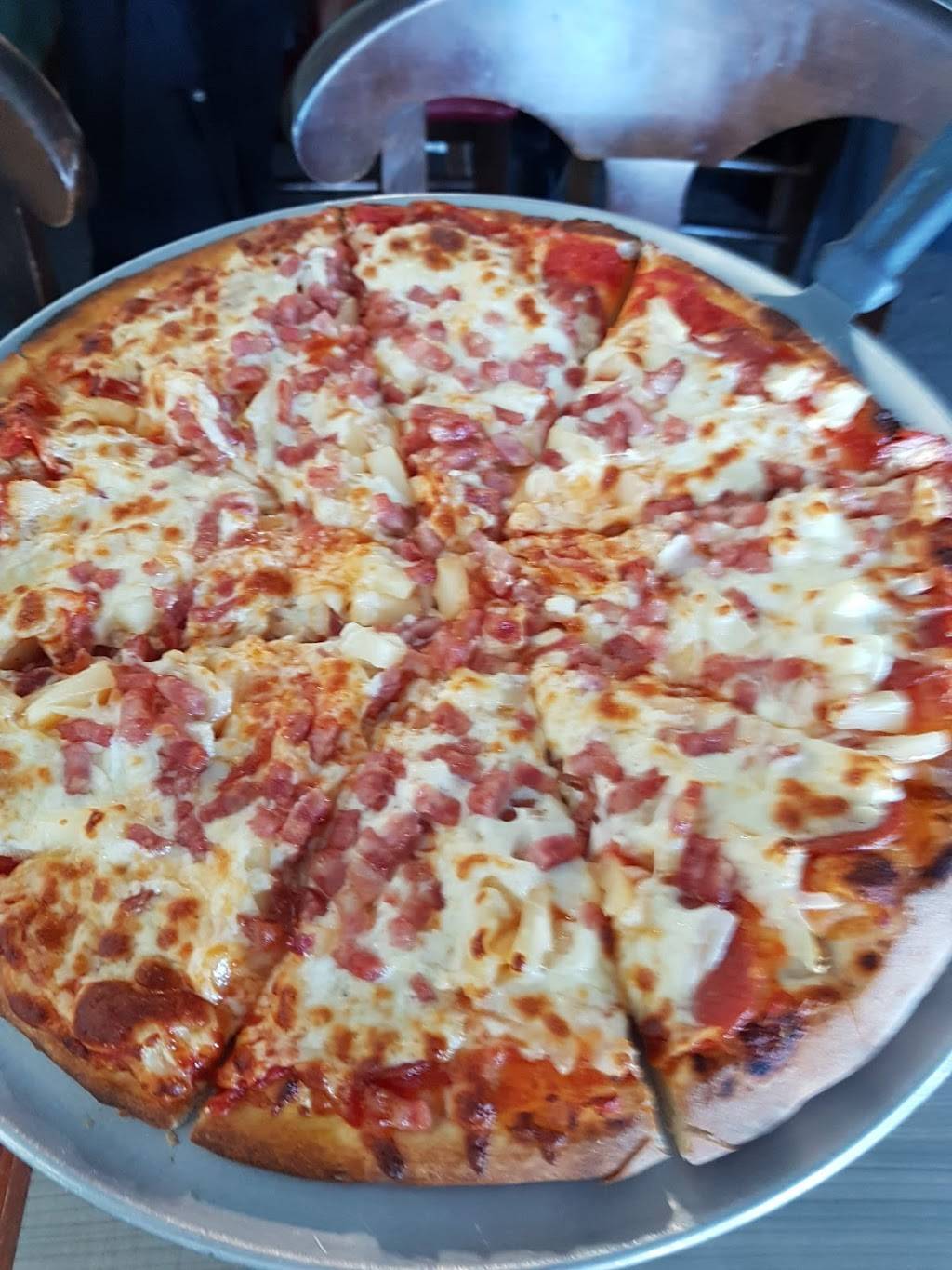 Lakefield Restaurant | restaurant | 107 Queen St, Lakefield, ON K0L 2H0, Canada | 7056521119 OR +1 705-652-1119