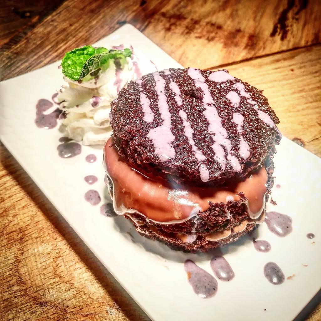 Food & Beverage | restaurant | 2090 Wyandotte St E B, Windsor, ON N8Y 5B2, Canada | 5199158147 OR +1 519-915-8147