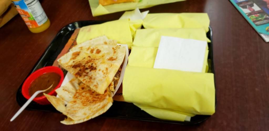 Little Caboose Taco Shop | restaurant | 2333 W Ball Rd, Anaheim, CA 92804, USA | 7147800162 OR +1 714-780-0162