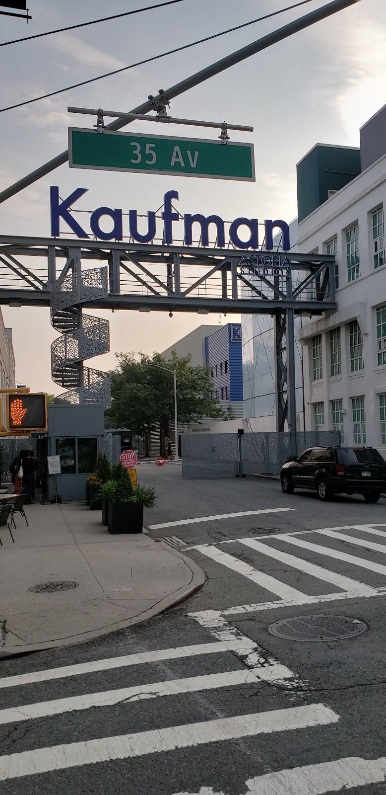 Pecas Y Algo Mas Restaurant | restaurant | 4420 Greenpoint Ave, Sunnyside, NY 11104, USA | 7183894443 OR +1 718-389-4443