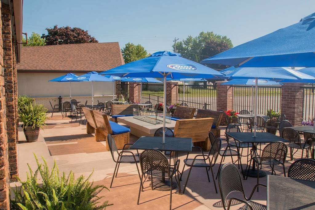 The Bar - Oshkosh | restaurant | 825 N Washburn St, Oshkosh, WI 54904, USA | 9202323566 OR +1 920-232-3566