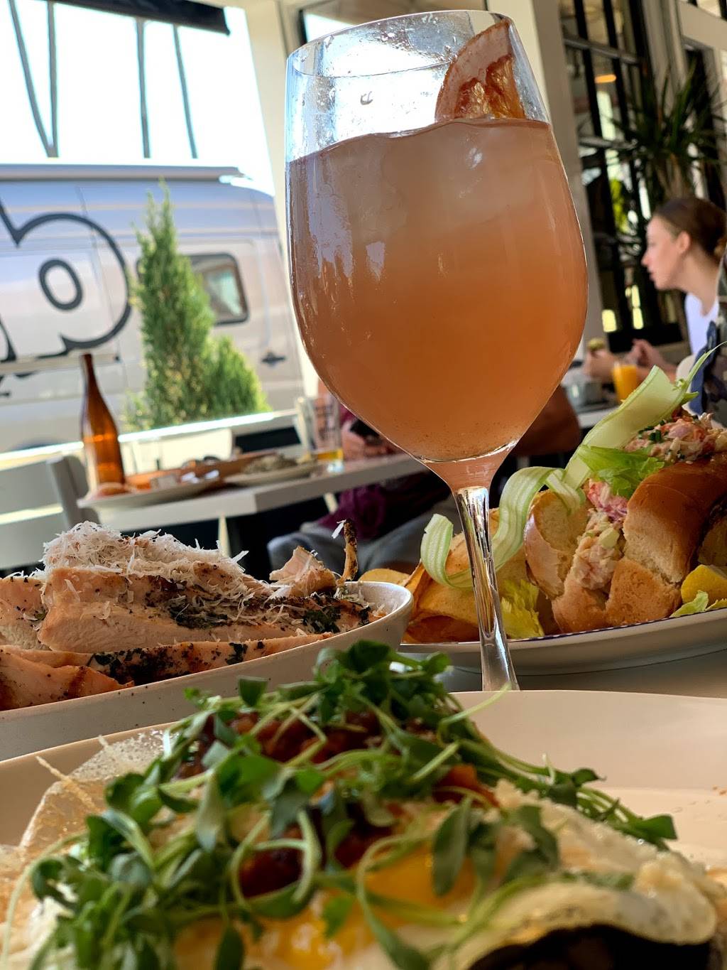 The Pier House | restaurant | 7 W Washington Blvd, Venice, CA 90291, USA | 3104391770 OR +1 310-439-1770