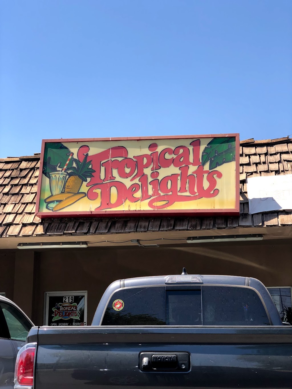 Tropical Delights | restaurant | 219 W E St, Brawley, CA 92227, USA | 7603445051 OR +1 760-344-5051