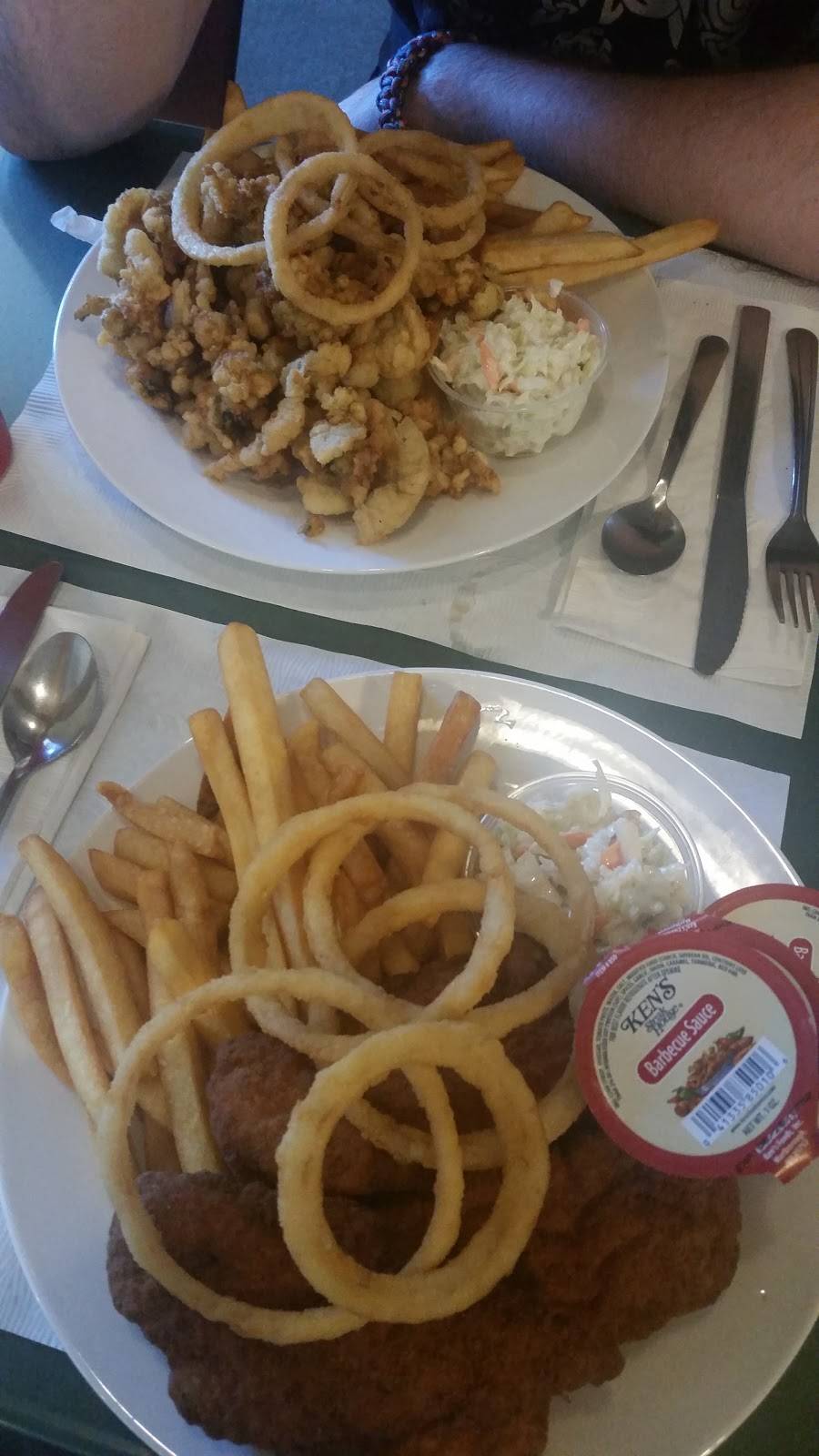 Richards Seafood Restaurant | restaurant | 1732 N Berwick Rd, Wells, ME 04090, USA | 2076468561 OR +1 207-646-8561