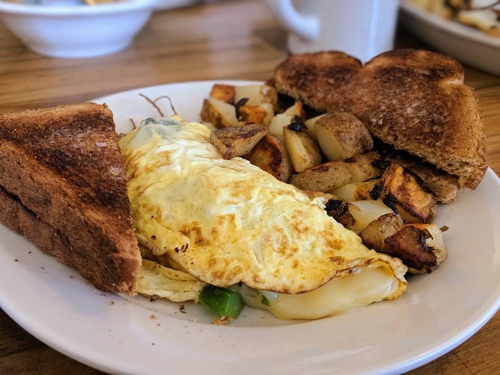 Hungry Hollow Cafe | restaurant | 37 Main St, Limerick, ME 04048, USA | 2077938585 OR +1 207-793-8585