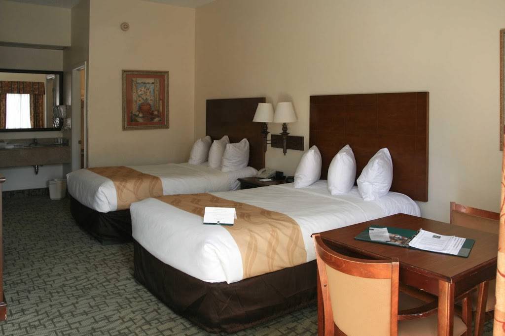 Quality Inn | restaurant | 9373 Cortez Blvd, Weeki Wachee, FL 34613, USA | 3525969000 OR +1 352-596-9000