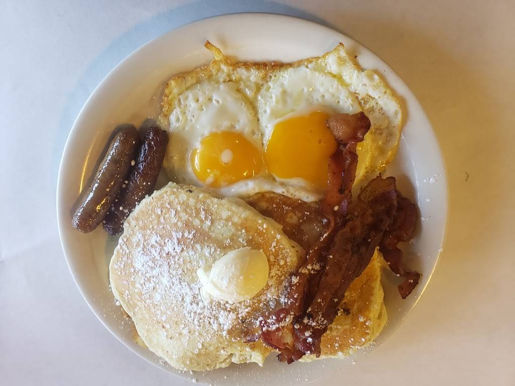 Clyde’s Original Chop House | restaurant | 2364 Keystone Rd, Tarpon Springs, FL 34688, USA | 7279406680 OR +1 727-940-6680