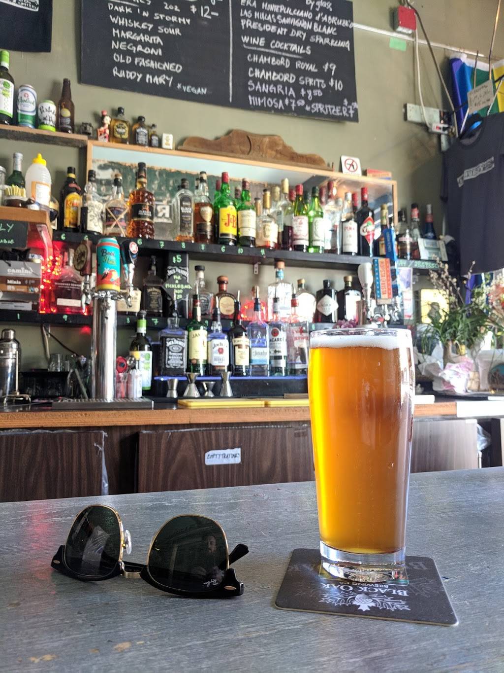 E.L.Ruddy | restaurant | 1371 Dundas St W, Toronto, ON M6J 1X8, Canada | 6473510423 OR +1 647-351-0423