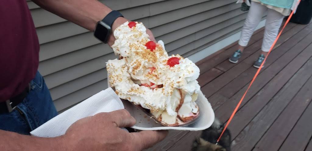 The Ice Cream Shoppe | restaurant | 171 Wilton Rd, Farmington, ME 04938, USA | 2077780646 OR +1 207-778-0646