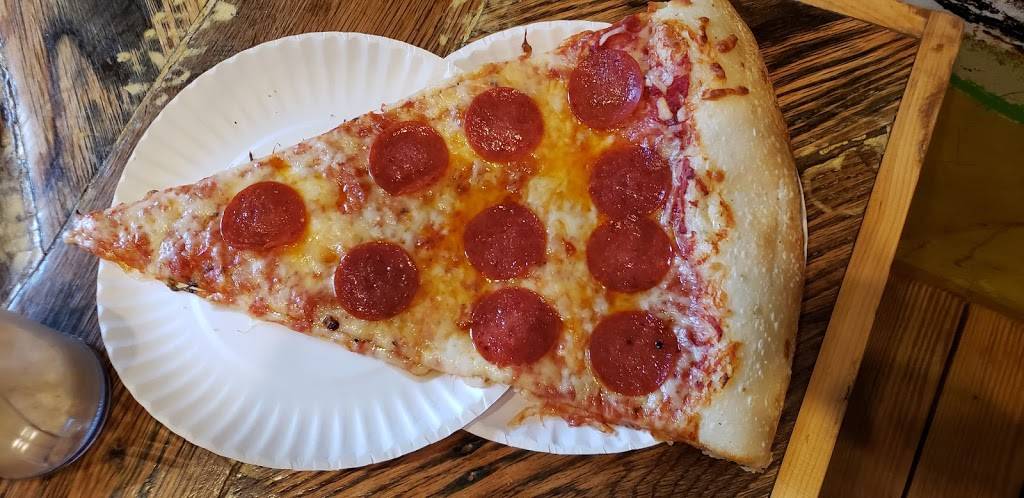 Benny Delucas | meal delivery | 913 W Main St, Charlottesville, VA 22903, USA | 4342454007 OR +1 434-245-4007