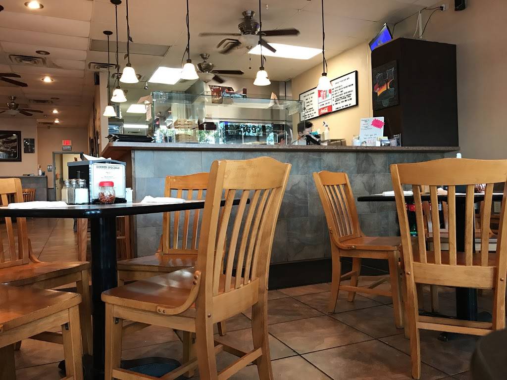 Roccos Pizza | restaurant | 4369 Commercial Way, Spring Hill, FL 34607, USA | 3525961500 OR +1 352-596-1500