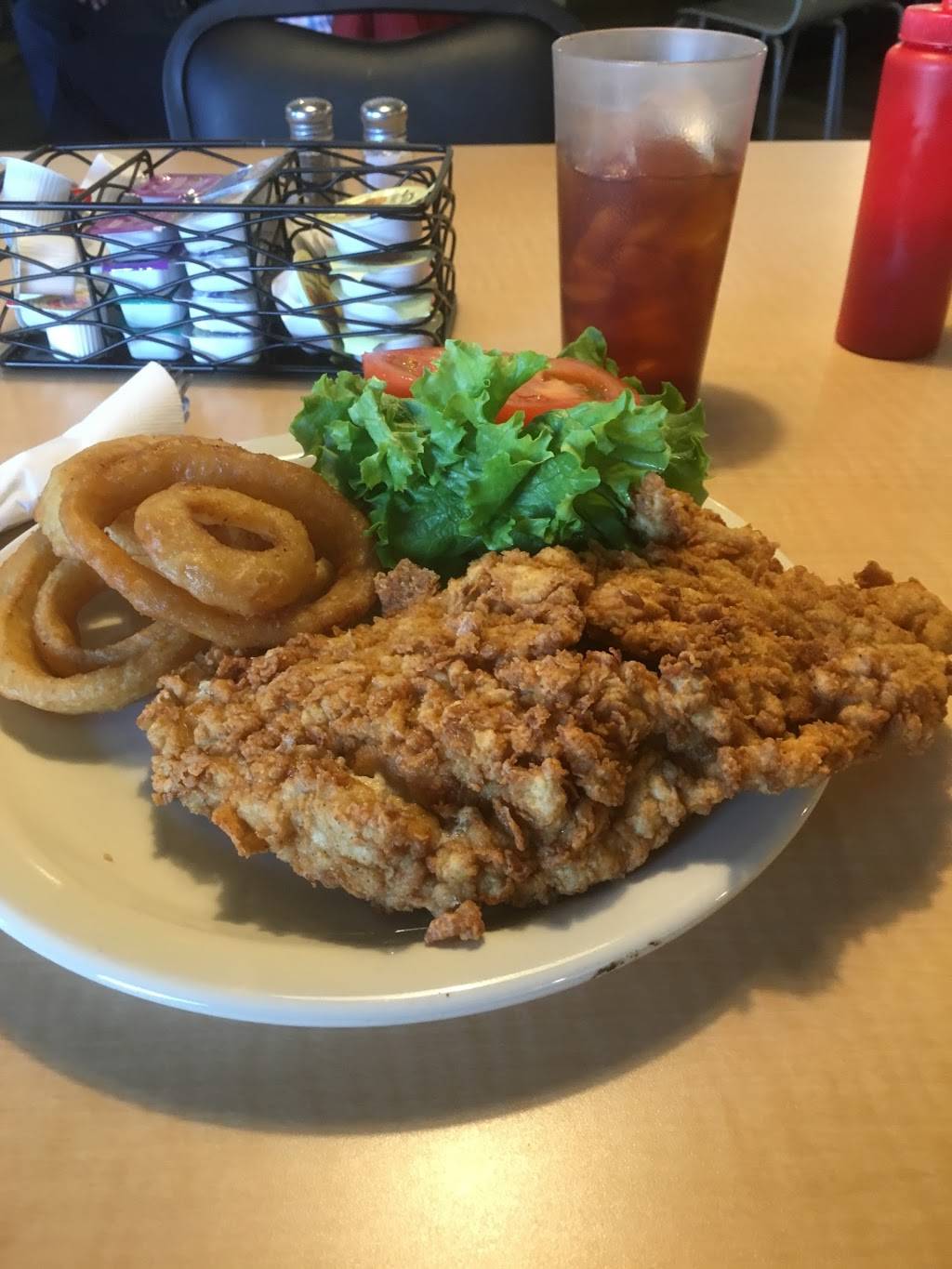 Wicked Hen Farmhouse | restaurant | 153 Main St, Springfield, NE 68059, USA | 5317216877 OR +1 531-721-6877