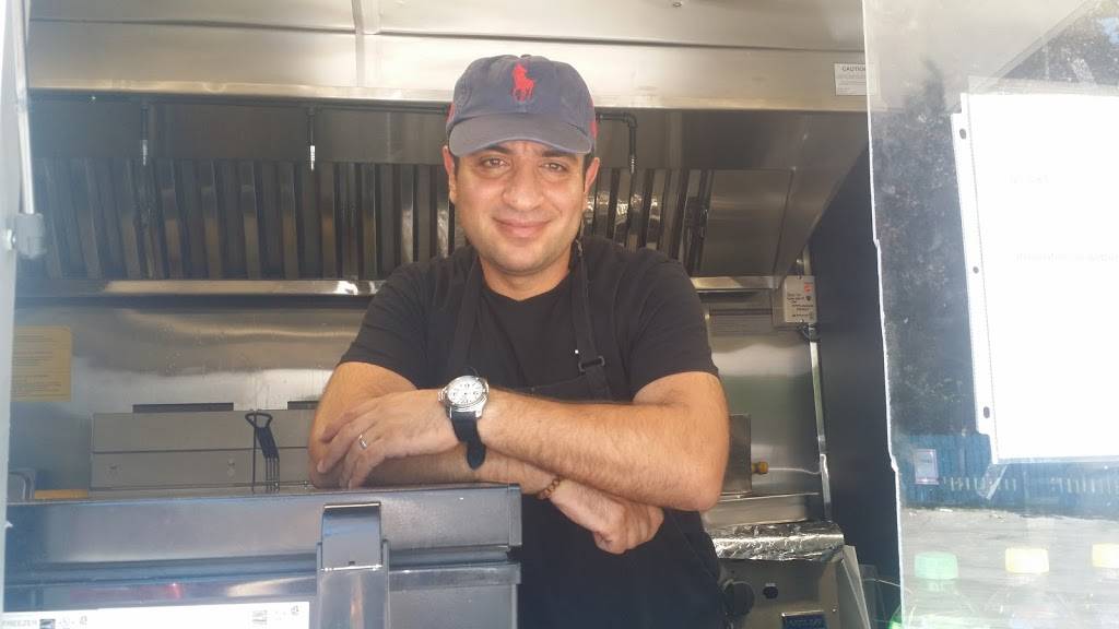 Falafel On Wheels | restaurant | 1649 Montreal Rd, Gloucester, ON K1J 6N6, Canada | 6134156544 OR +1 613-415-6544