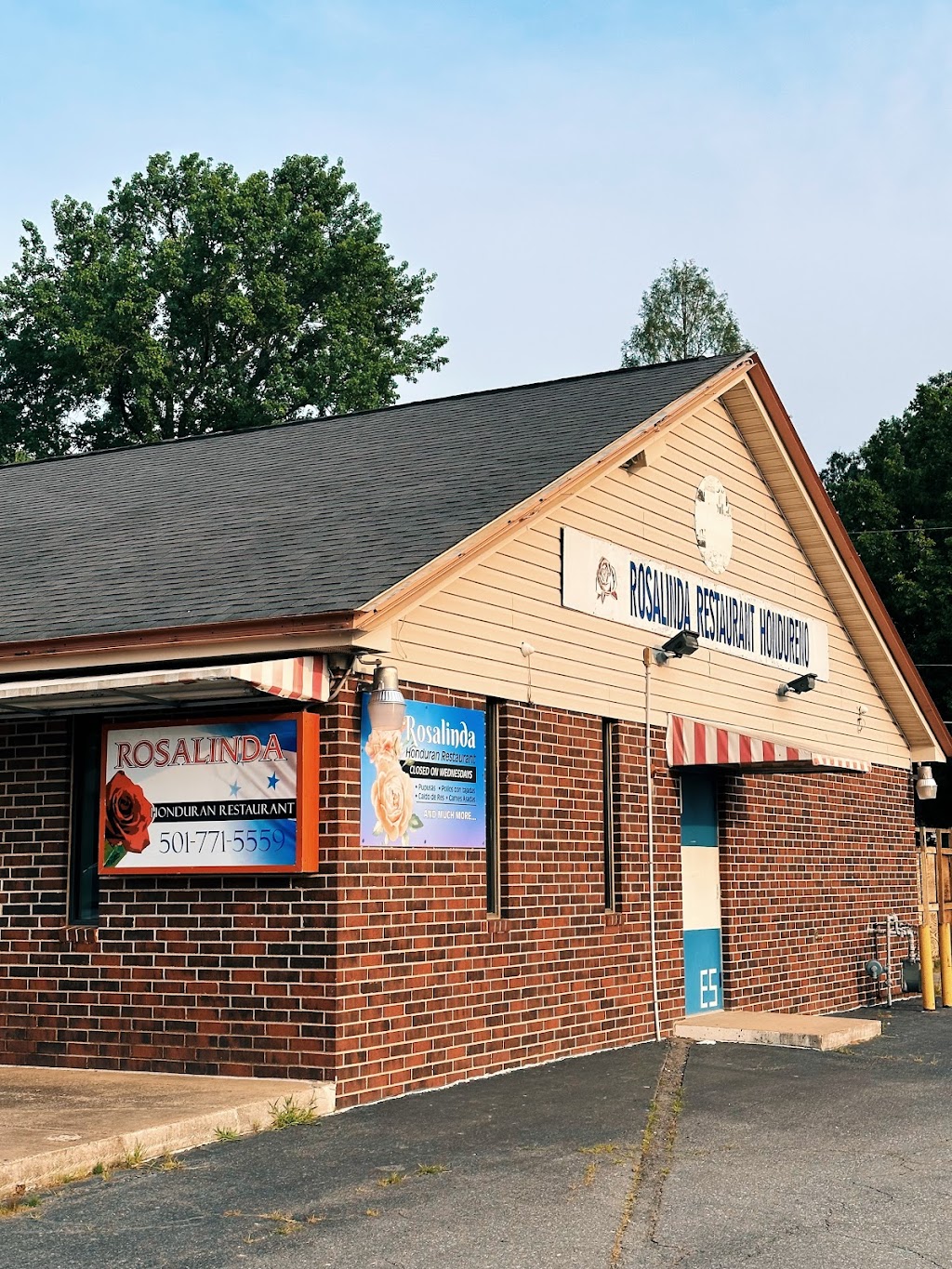 Rosalindas Restaurant | restaurant | 900 W 35th St, North Little Rock, AR 72118, USA | 5017715559 OR +1 501-771-5559