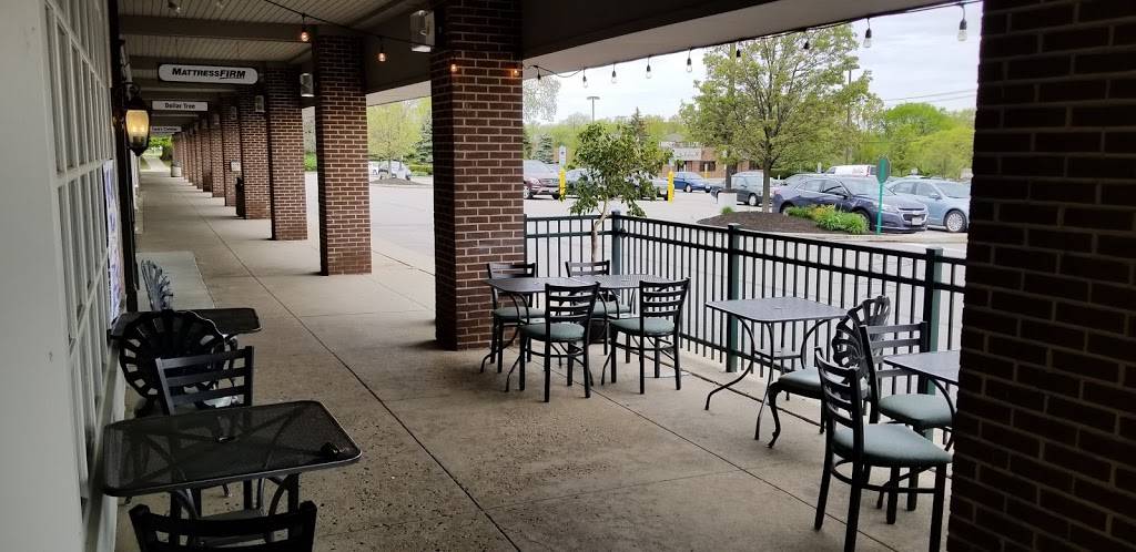 Michaels Restaurant & Bar | restaurant | 19797 Detroit Rd, Rocky River, OH 44116, USA | 4403561233 OR +1 440-356-1233