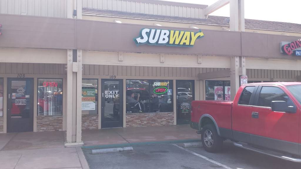 Subway Restaurants | restaurant | 6401 White Ln Suite 109, Bakersfield, CA 93309, USA | 6618336166 OR +1 661-833-6166