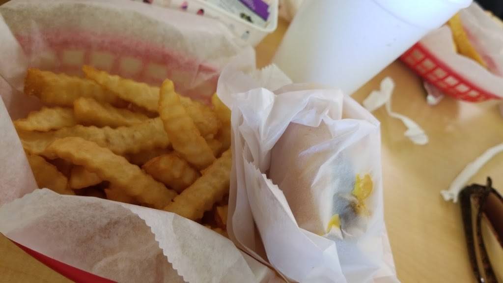 Millies Hot Dogs | meal takeaway | 109 S Brightleaf Blvd, Smithfield, NC 27577, USA | 9199897863 OR +1 919-989-7863