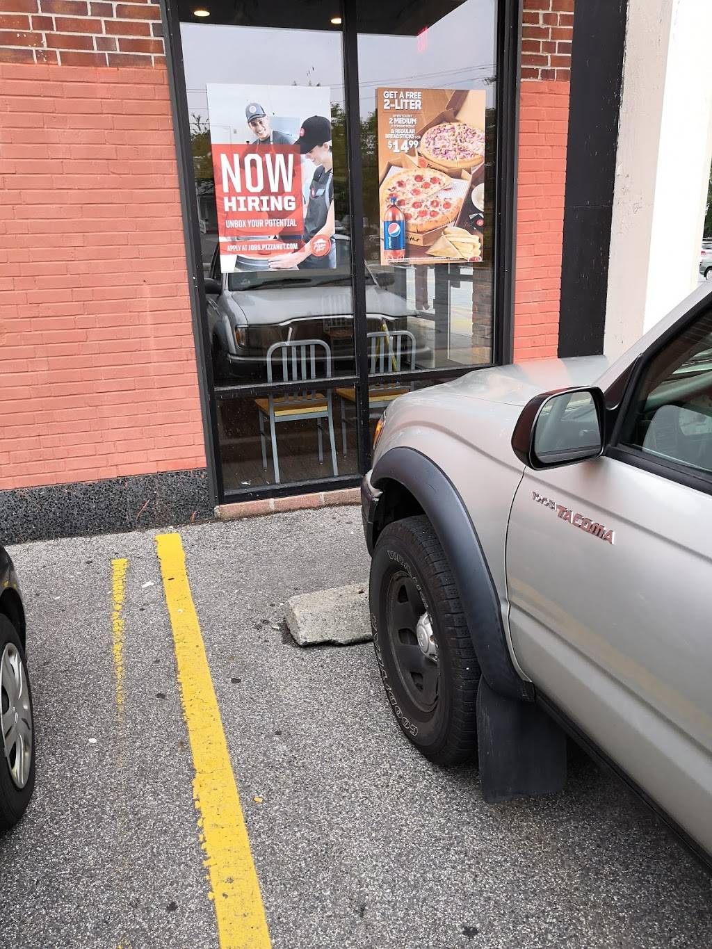 Pizza Hut | meal takeaway | 131 Church St, Lowell, MA 01850, USA | 9784549201 OR +1 978-454-9201