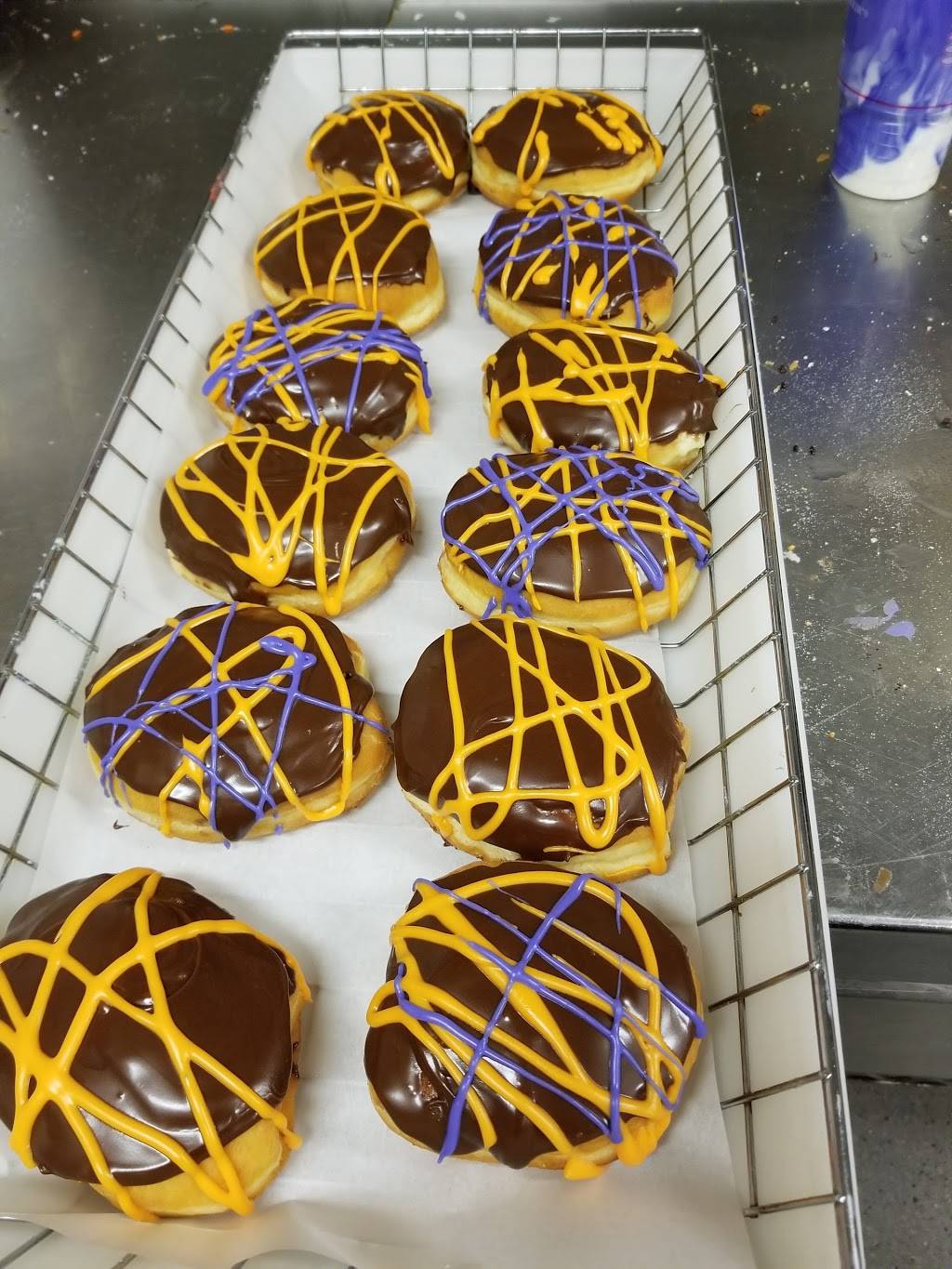 Dunkin | bakery | 621 Metacom Ave, Warren, RI 02885, USA | 4012454892 OR +1 401-245-4892