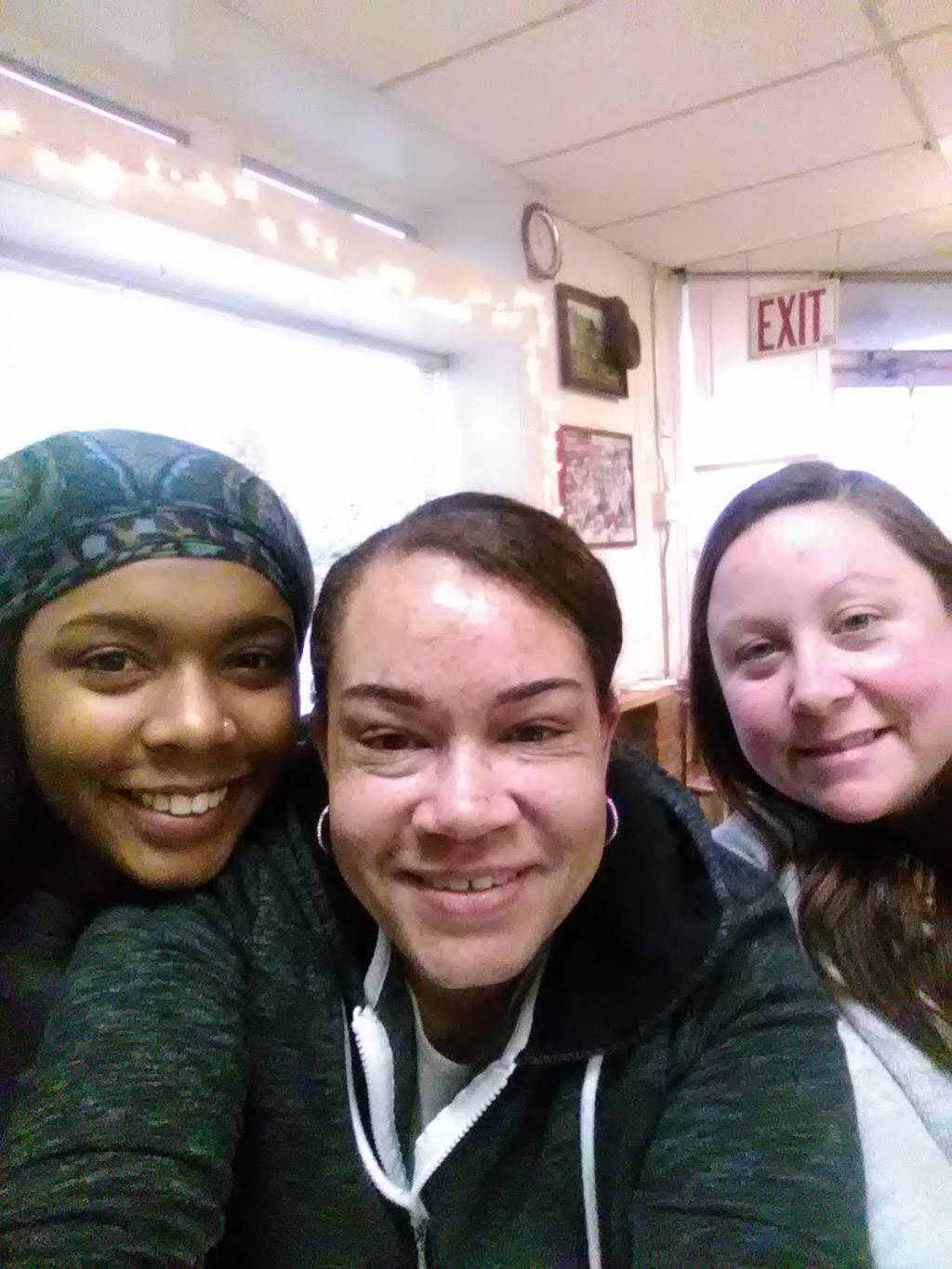 Campus Corner | restaurant | 92 Bridge St, Plattsburgh, NY 12901, USA | 5183243355 OR +1 518-324-3355