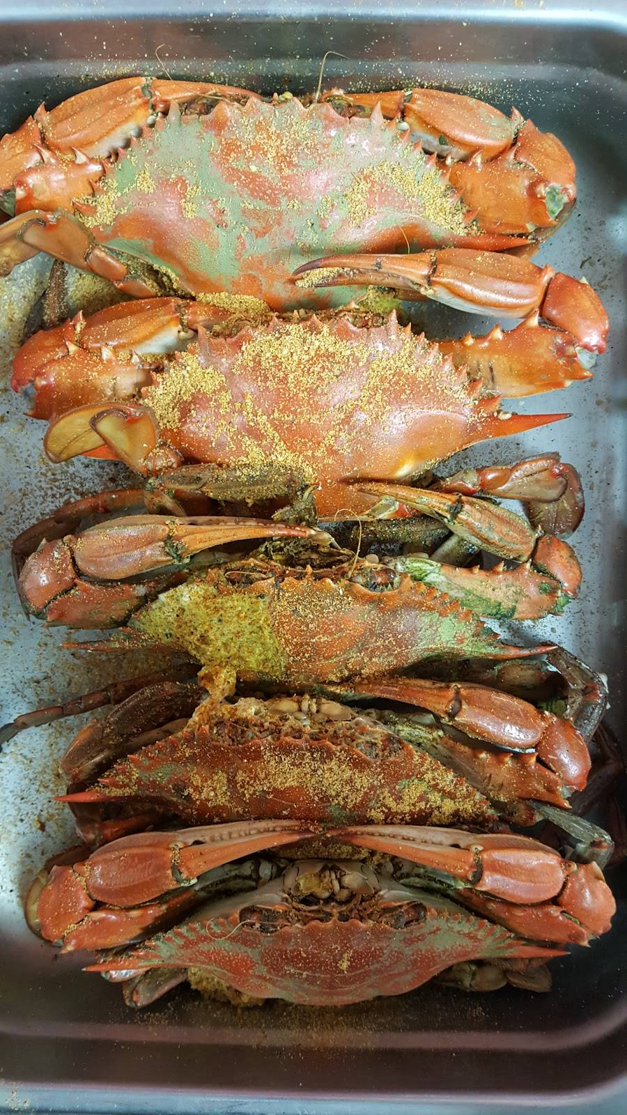 Capt Zeaks Crab House and Seafood | restaurant | 192 N Dupont Hwy, New Castle, DE 19720, USA | 3023222448 OR +1 302-322-2448