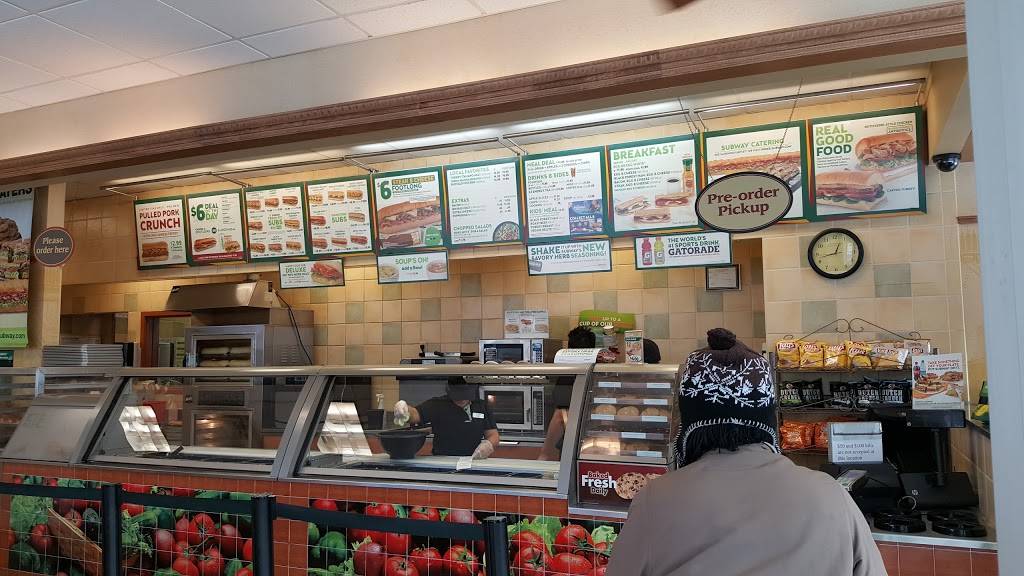Subway | meal takeaway | 2130C E Lake St, Minneapolis, MN 55406, USA | 6127249561 OR +1 612-724-9561