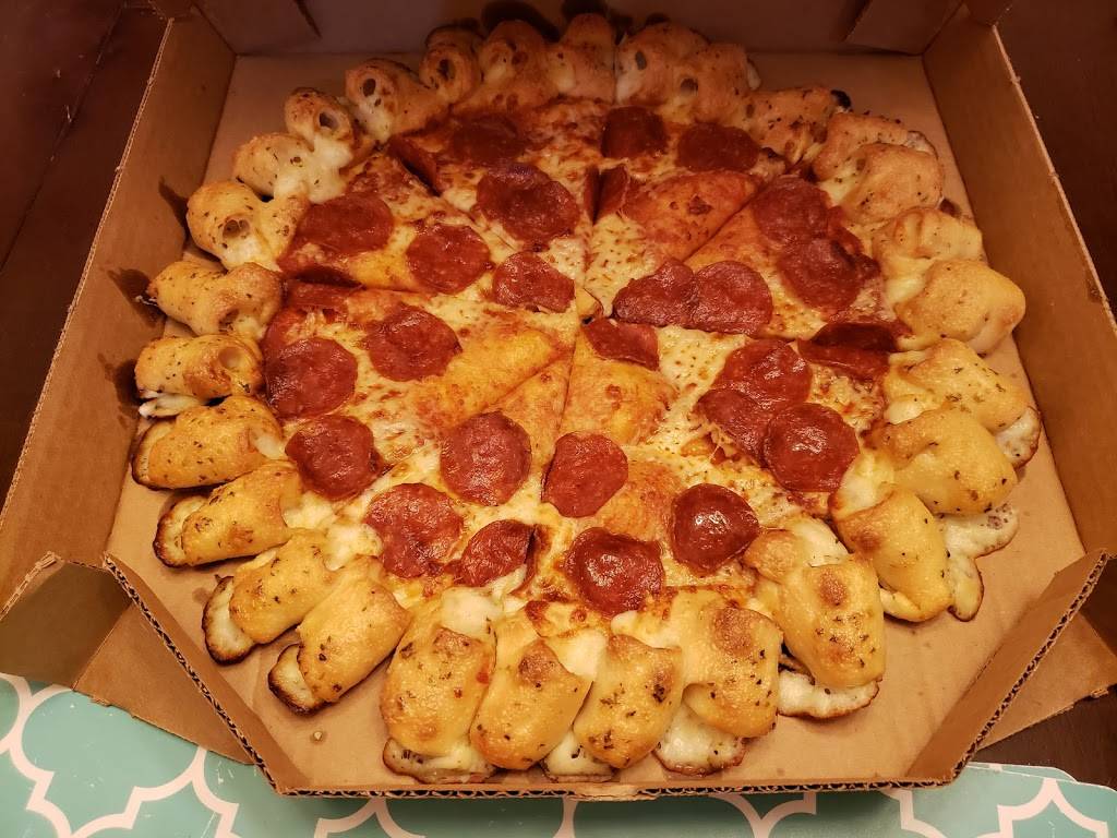 Pizza Hut | restaurant | 13176 W Lake Houston Pkwy, Houston, TX 77044, USA | 2812884444 OR +1 281-288-4444