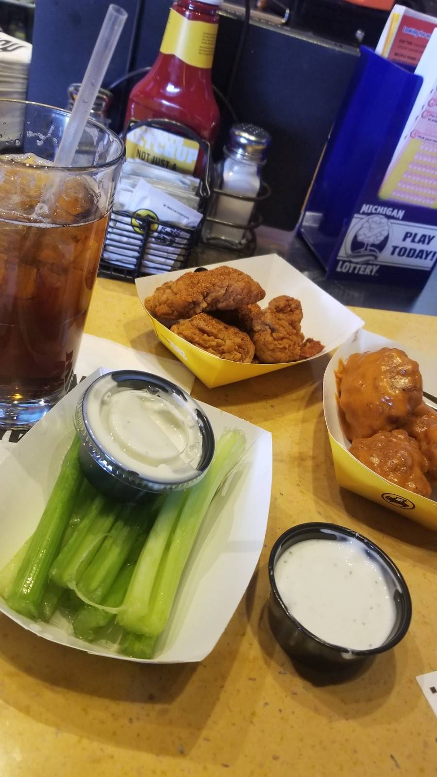 Buffalo Wild Wings | meal takeaway | 5648 Harvey St, Muskegon, MI 49444, USA | 2317992999 OR +1 231-799-2999