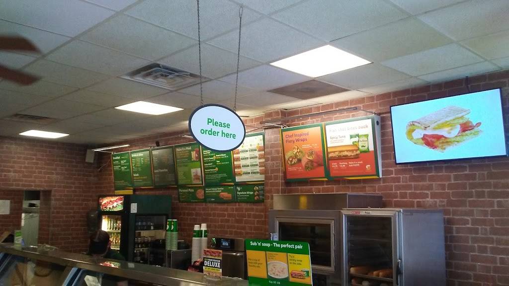 Subway | restaurant | 140 Walton St, Syracuse, NY 13202, USA | 3154710165 OR +1 315-471-0165