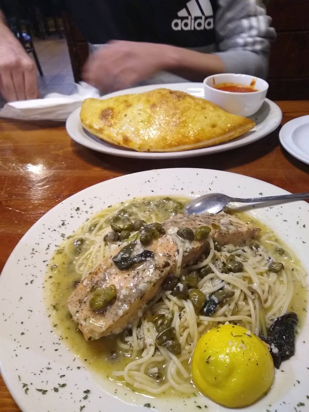 Lira Italian Restaurant | restaurant | 901 W Morton Ave, Jacksonville, IL 62650, USA | 2172430029 OR +1 217-243-0029