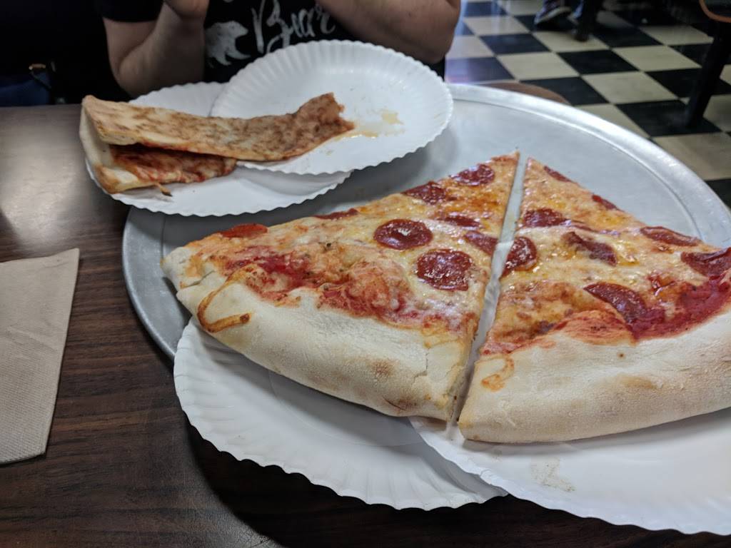 Brooklyn Pizzeria | restaurant | 912 N Spence Ave, Goldsboro, NC 27534, USA | 9197785666 OR +1 919-778-5666