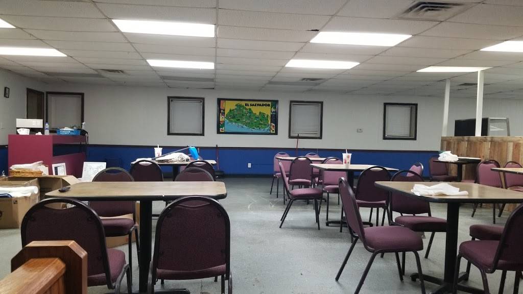 Panaderia & Pupuseria Candelaria de la Frontera | restaurant | 632 N Miami Ave, Marshall, MO 65340, USA | 6608154557 OR +1 660-815-4557