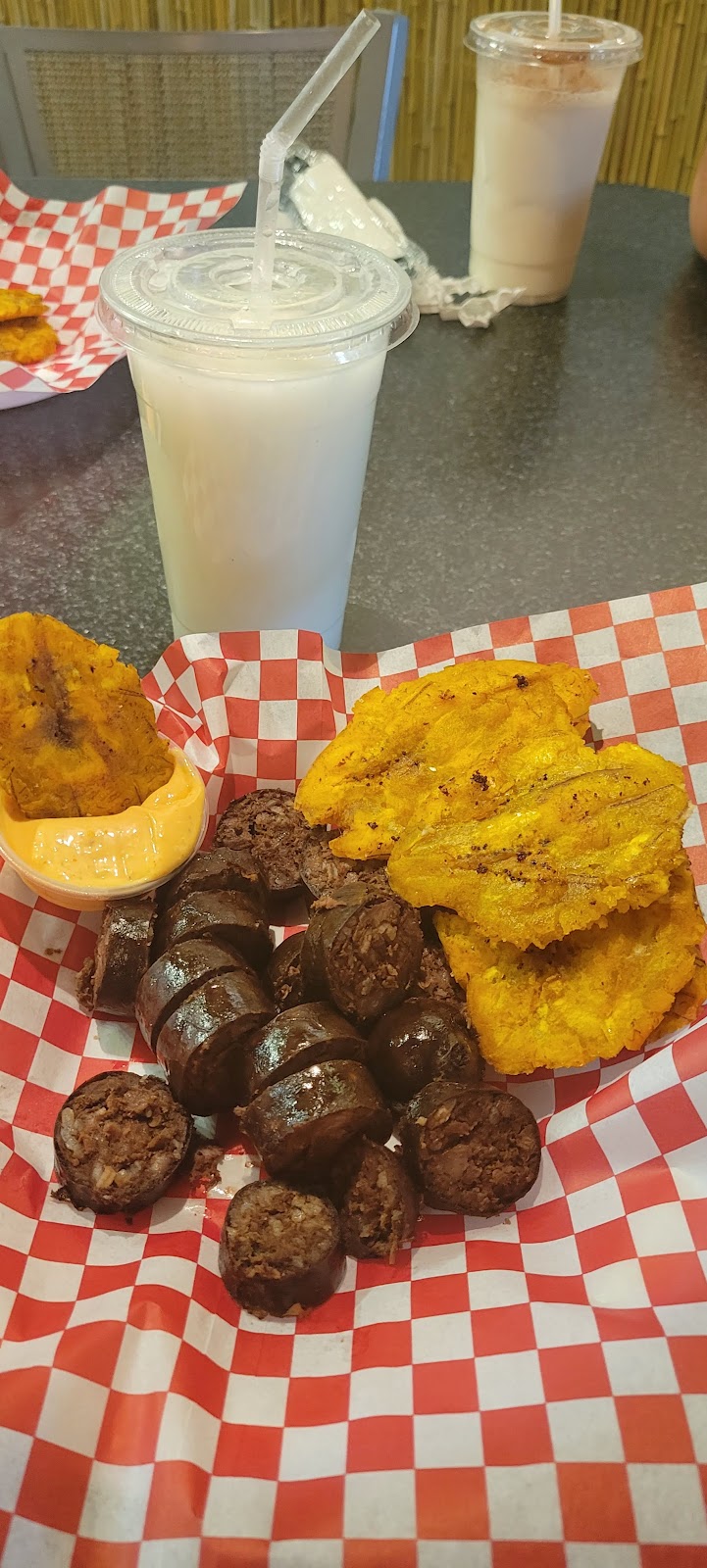 Doggie Style | restaurant | 3301 Lancaster Pike, Wilmington, DE 19805, USA | 3028422191 OR +1 302-842-2191