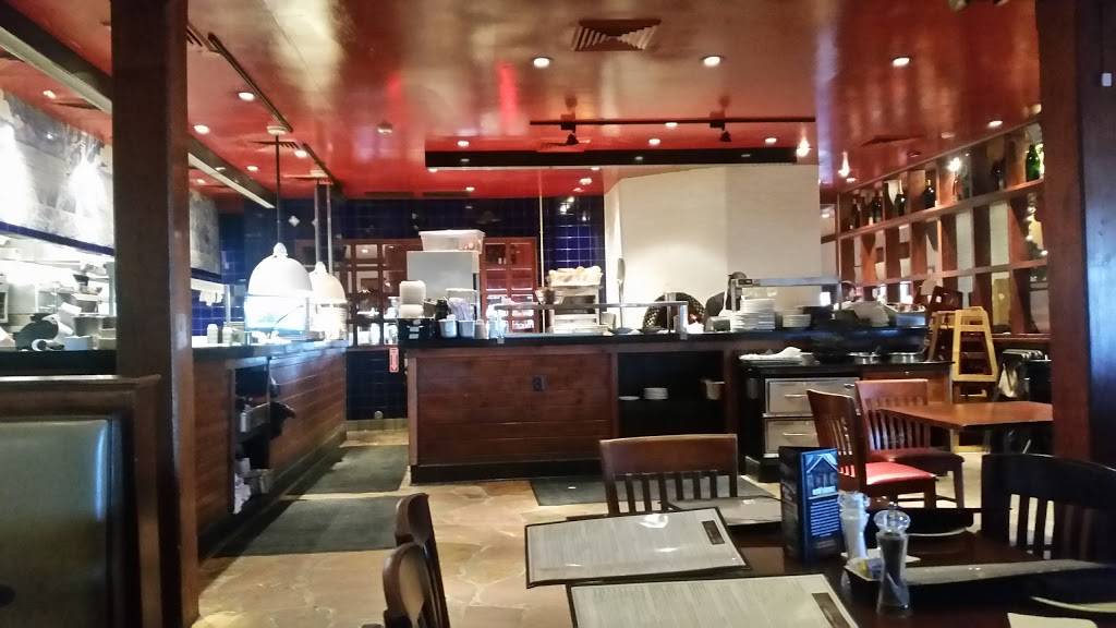 Village Tavern | restaurant | 2000 Griffith Rd, Winston-Salem, NC 27103, USA | 3367608686 OR +1 336-760-8686