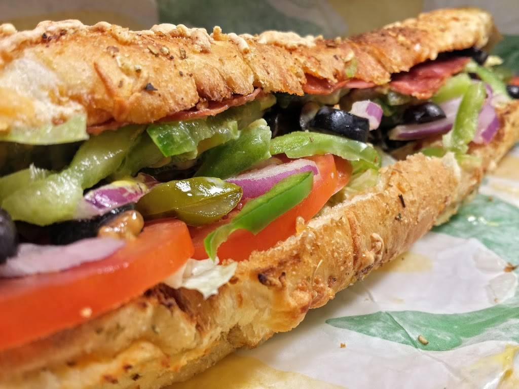 Subway Restaurants | restaurant | 6020 Paseo Del Norte, Carlsbad, CA 92009, USA | 7604319134 OR +1 760-431-9134