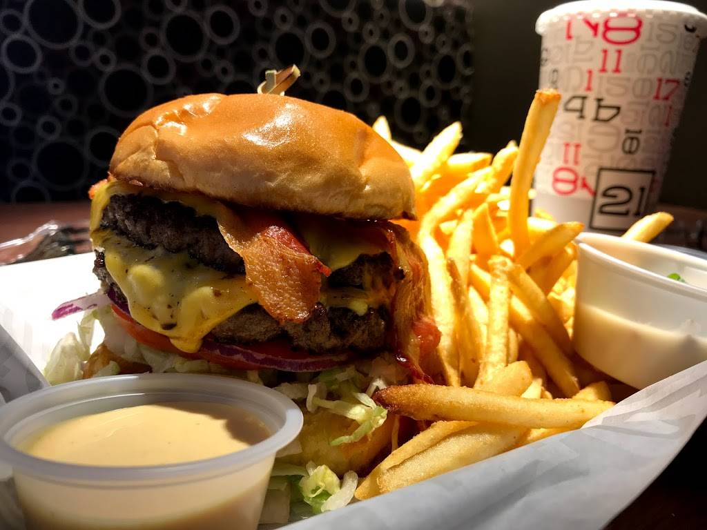 Burger 21 | restaurant | 622 Loudon Rd, Latham, NY 12110, USA | 5182186406 OR +1 518-218-6406
