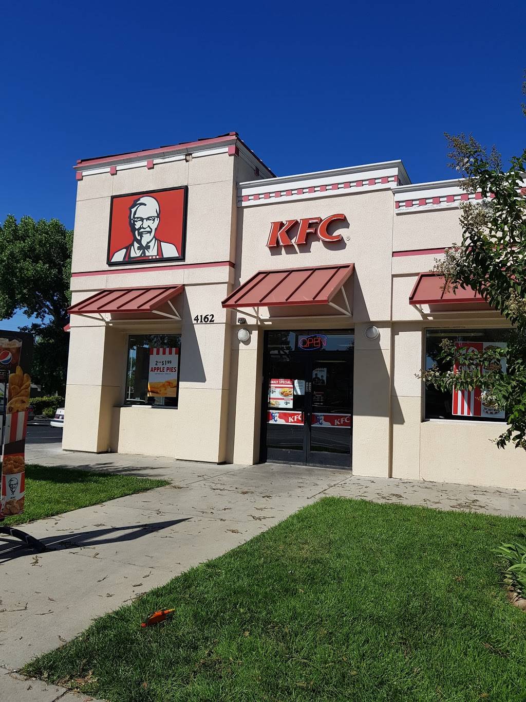 KFC | restaurant | 4162 Monterey Rd, San Jose, CA 95111, USA | 4085787331 OR +1 408-578-7331