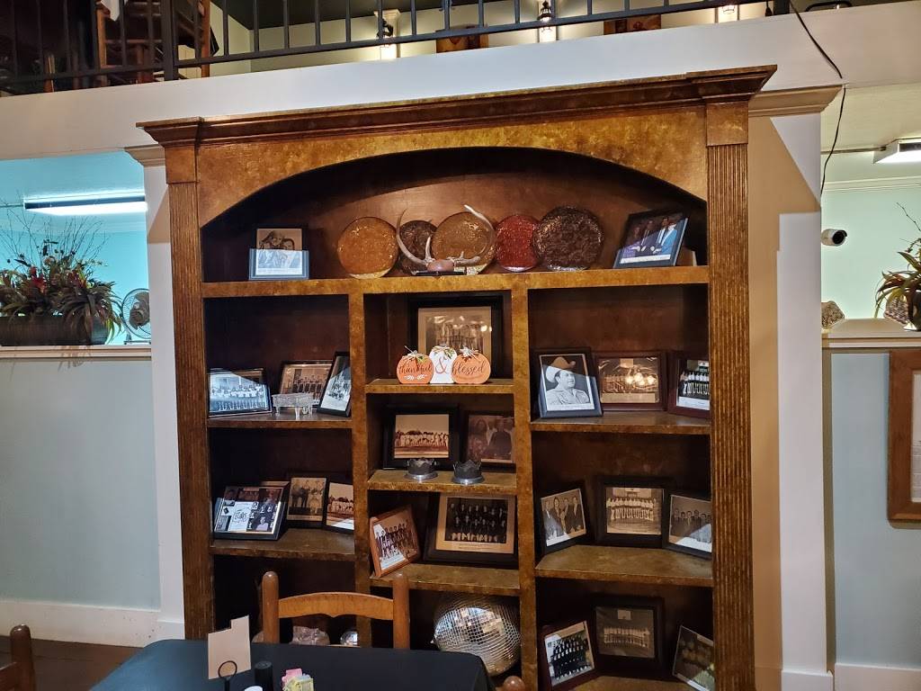 Salem Opry House | restaurant | 460 Salem School Rd, Collins, MS 39428, USA | 6017651700 OR +1 601-765-1700