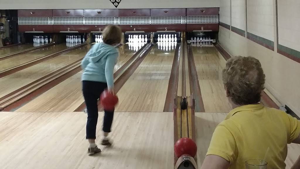 Sister Bay Bowl | restaurant | 10640 N Bay Shore Dr, Sister Bay, WI 54234, USA | 9208542841 OR +1 920-854-2841